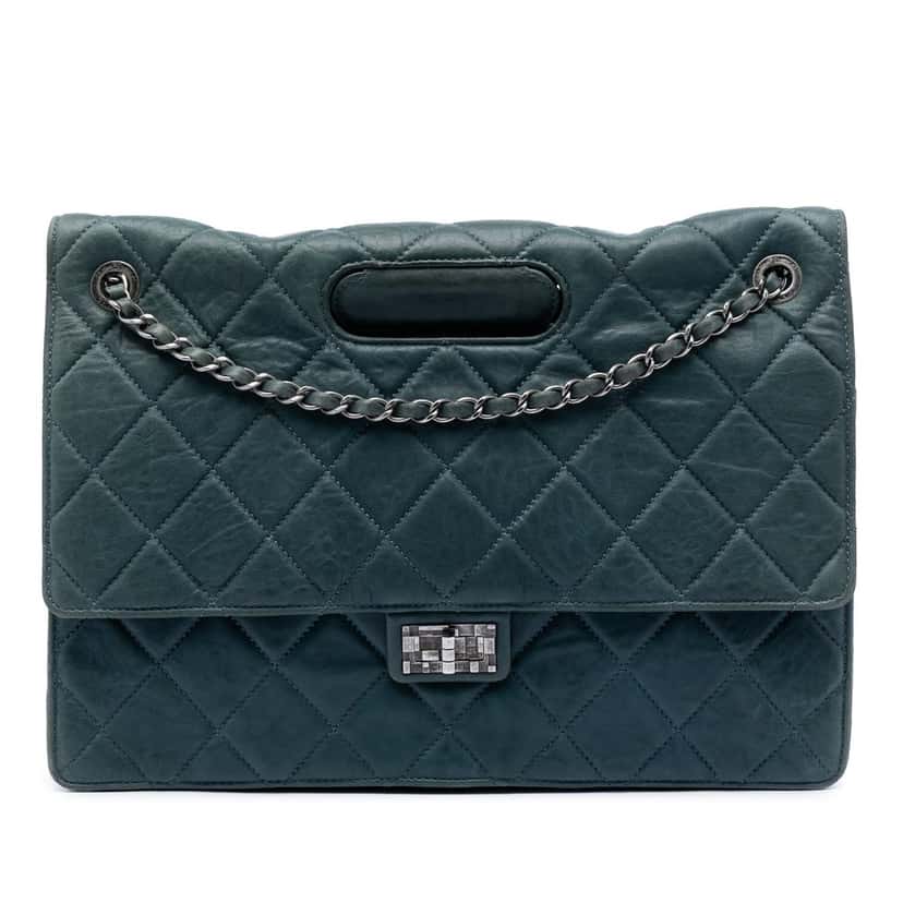 Chanel Paris Byzance Maxi Washed Lambskin Take Away Flap Blue Leather Very good condition - Front View