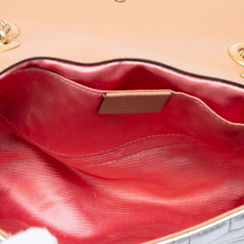 Gucci Small Pearly GG Marmont Pearl Studded Matelasse Leather Shoulder Bag Silver Leather Very good condition - Model View