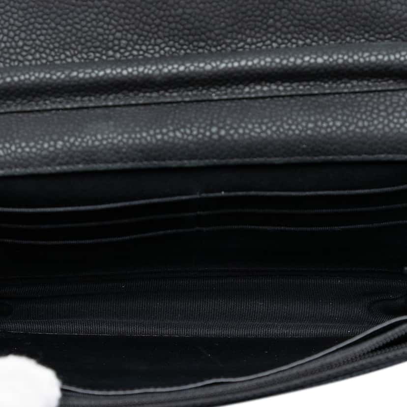 Chanel CC Quilted Caviar Wallet on Chain Black Leather Very good condition - Model View
