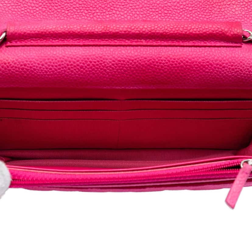 Chanel CC Quilted Caviar Wallet on Chain Pink Leather Very good condition - Model View