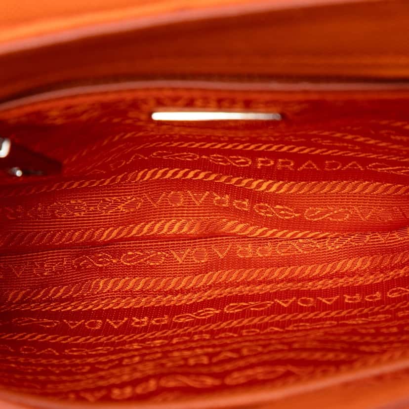 Prada Impuntu Tessuto Chain Crossbody Orange Very good condition - Model View