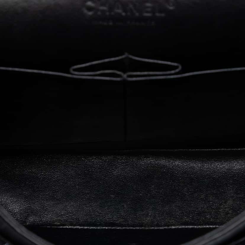 Chanel Medium Classic Tweed Double Flap Purple Very good condition - Model View