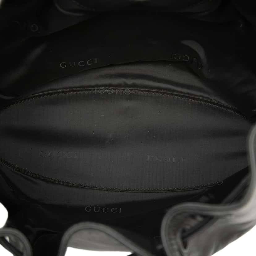 Gucci Calfskin Bucket Bag Black Leather Very good condition - Model View