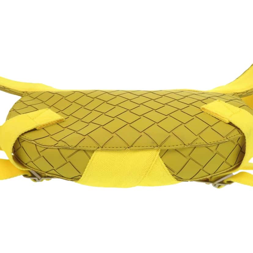 Bottega Veneta Nappa Intrecciato Carved Panels Belt Bag Yellow Leather Very good condition - Inside View