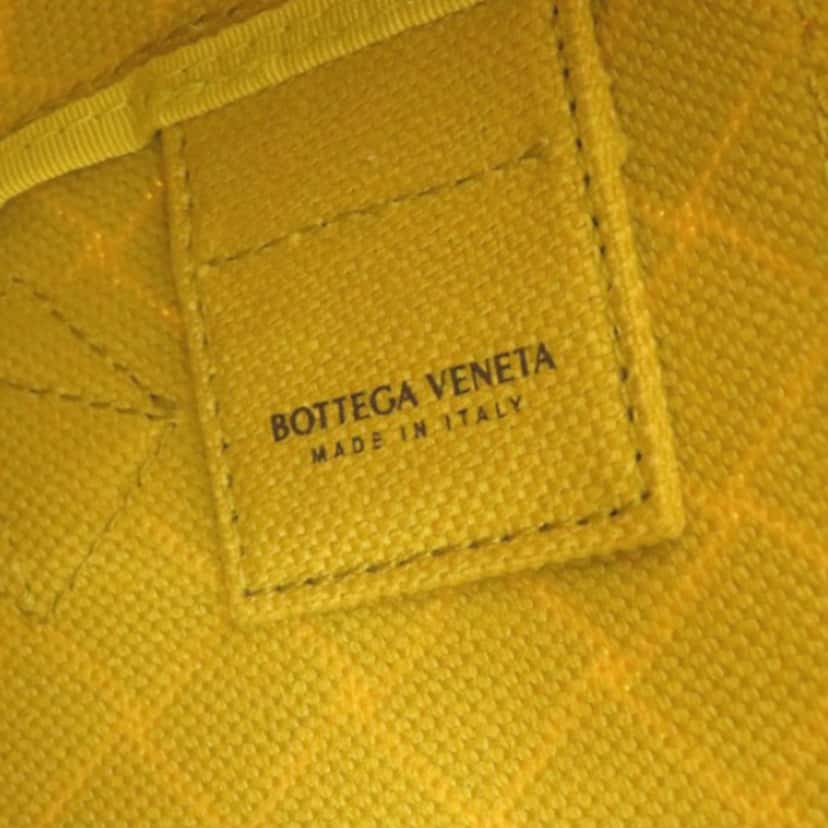 Bottega Veneta Nappa Intrecciato Carved Panels Belt Bag Yellow Leather Very good condition - Box View