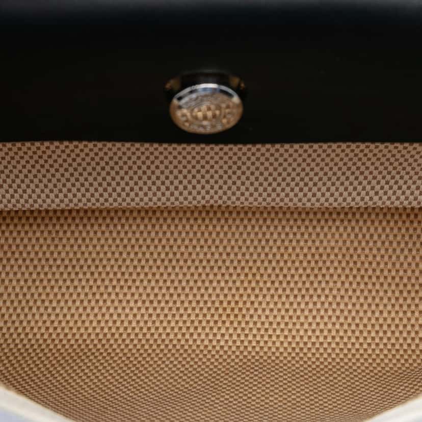 Hermès Toile Criss Herbag 31 Beige Very good condition - Model View
