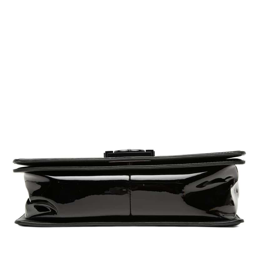 Chanel Old Medium Quilted Patent Acrylic Boy Flap Black Leather Very good condition - Inside View