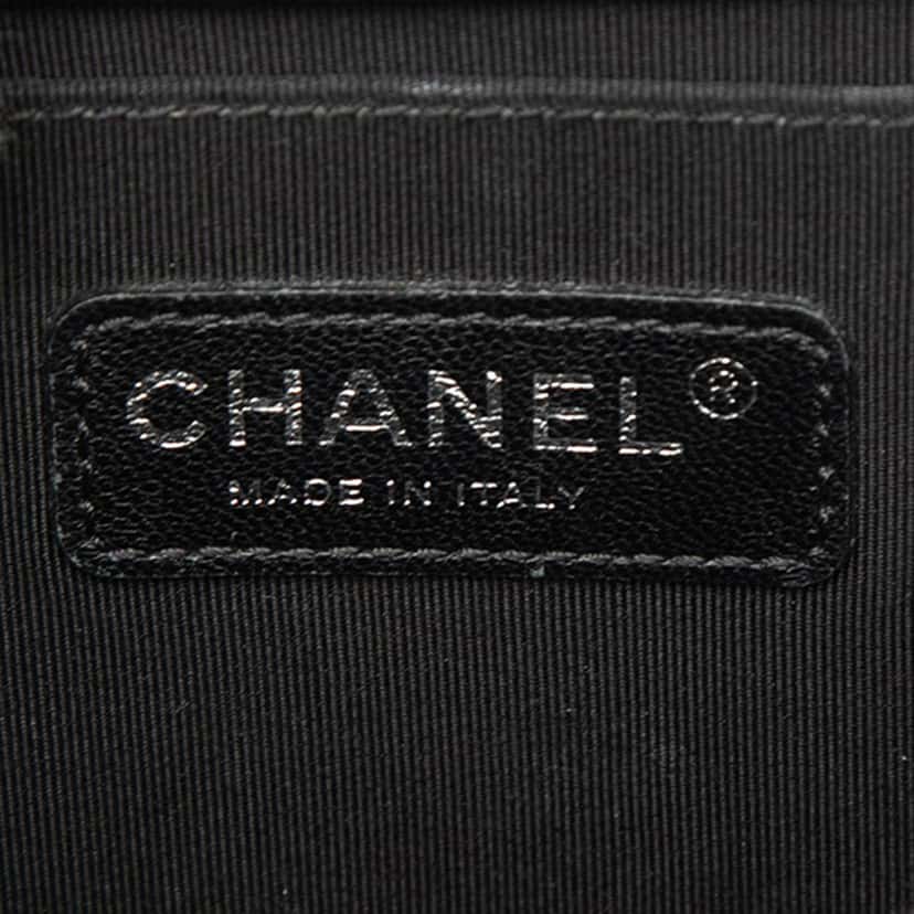 Chanel Old Medium Quilted Patent Acrylic Boy Flap Black Leather Very good condition - Box View