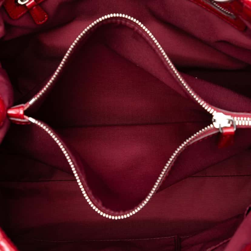 Dior Large Patent Cannage Lady Dior Soft Shopping Tote Red Leather Very good condition - Model View