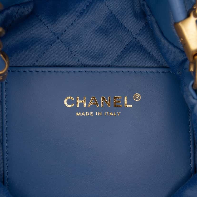 Chanel Mini Shiny Calfskin 22 Handbag Blue Leather Never worn - Box View