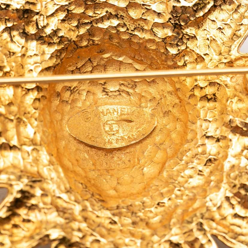 Chanel Gold Plated Lion Head Sun Brooch Gold Metal Very good condition - Inside View