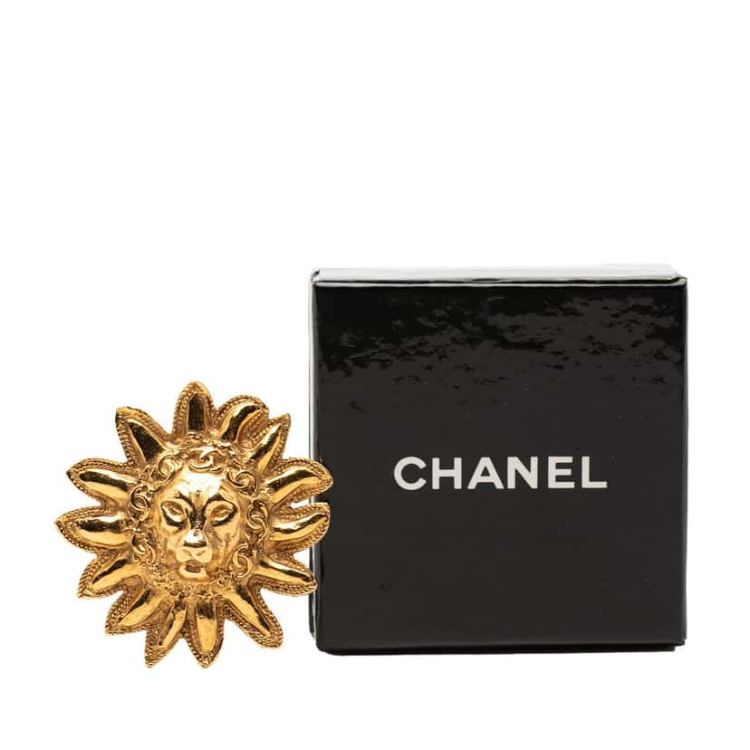 Chanel Gold Plated Lion Head Sun Brooch Gold Metal Very good condition - Model View