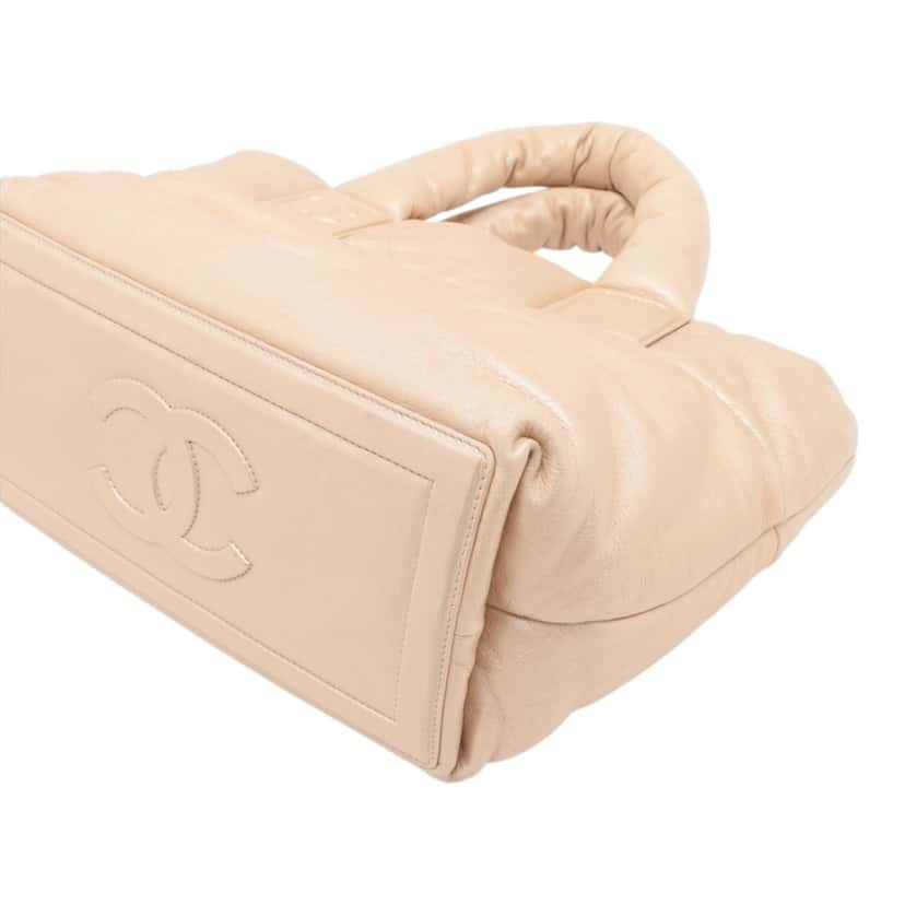 Chanel Small Lambskin Coco Cocoon Reversible Tote Beige Leather Very good condition - Model View