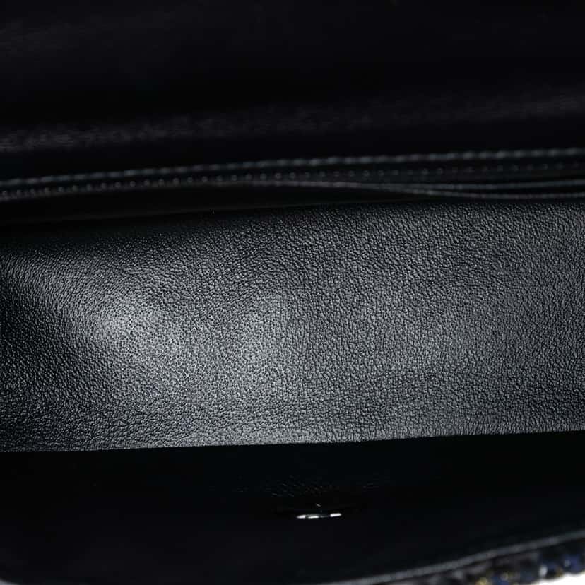 Chanel Small Sequined Mesh Single Flap Black Very good condition - Model View