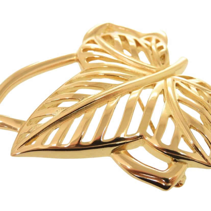 Dior Gold Plated Leaf Brooch Gold Metal Very good condition - Model View