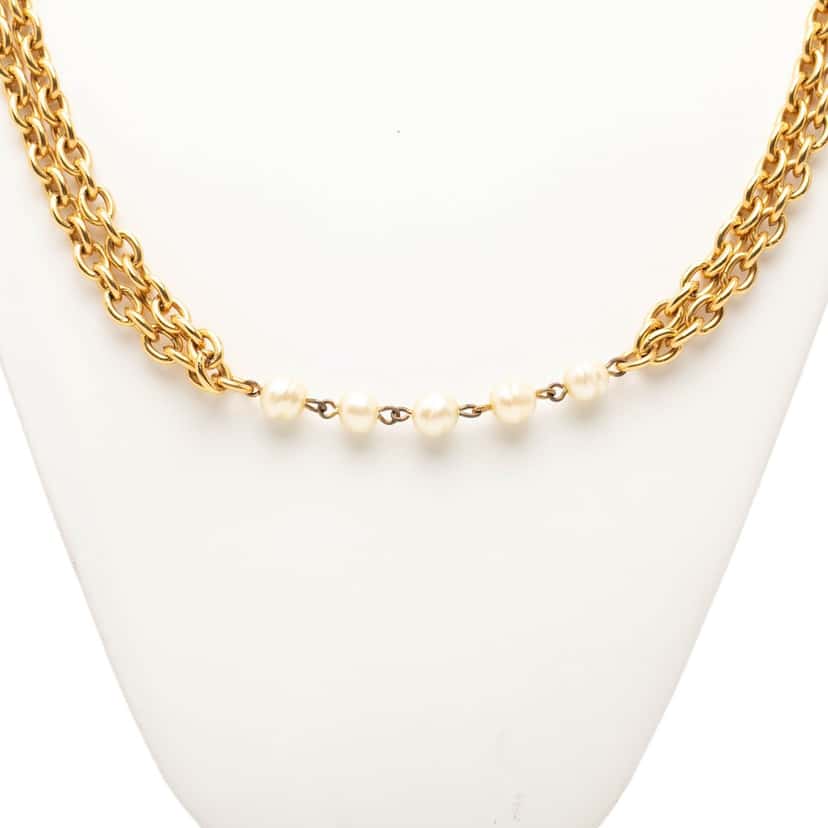 Chanel Gold Plated Faux Pearl Multistrand Pendant Necklace Gold Metal Very good condition - Model View