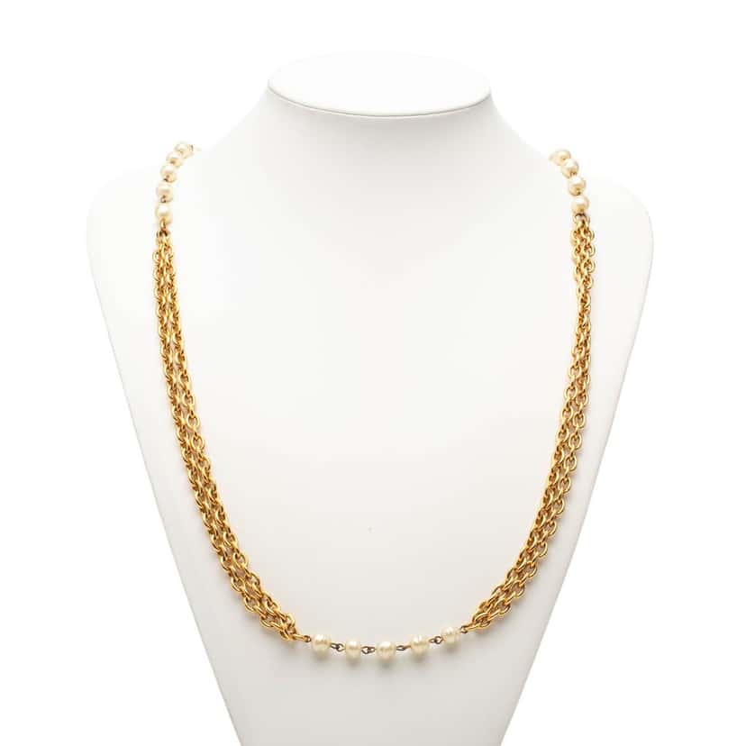 Chanel Gold Plated Faux Pearl Multistrand Pendant Necklace Gold Metal Very good condition - Box View
