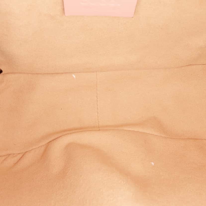 Gucci Mini GG Marmont Matelasse Leather Crossbody Pink Leather Very good condition - Model View