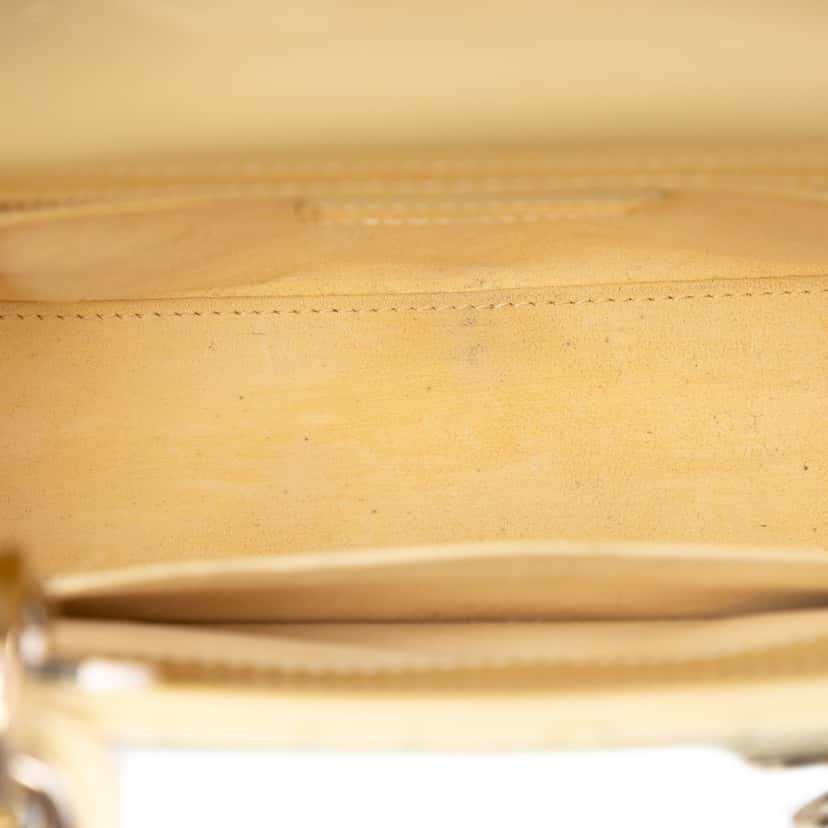 Dior Small Patent Cannage Lady Dior Yellow Leather Very good condition - Model View