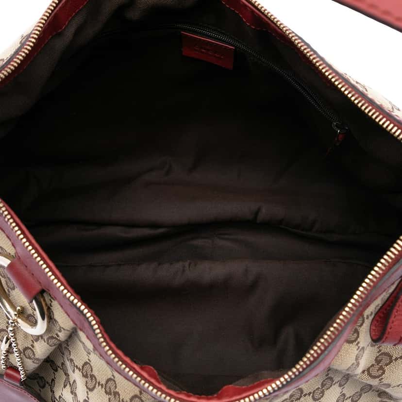 Gucci GG Canvas Sukey Shoulder Bag Beige Very good condition - Model View