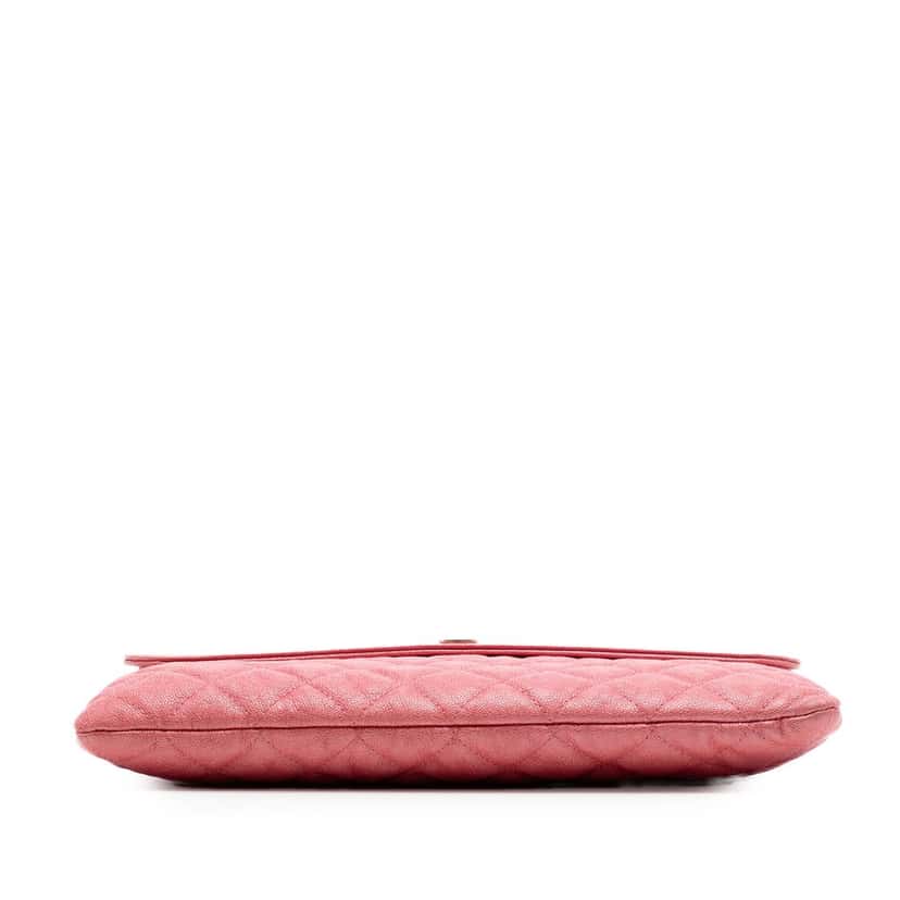 Chanel Medium Iridescent Quilted Caviar Flap Cosmetic Case Pink Leather Very good condition - Inside View