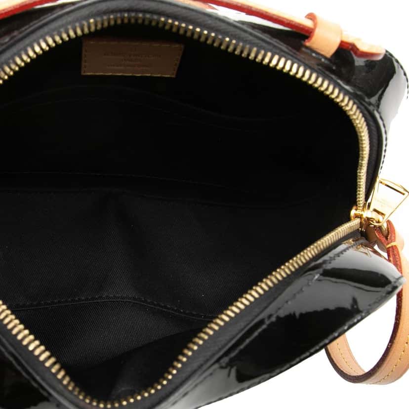 Louis Vuitton Monogram Vernis Santa Monica Camera Bag Black Leather Very good condition - Model View