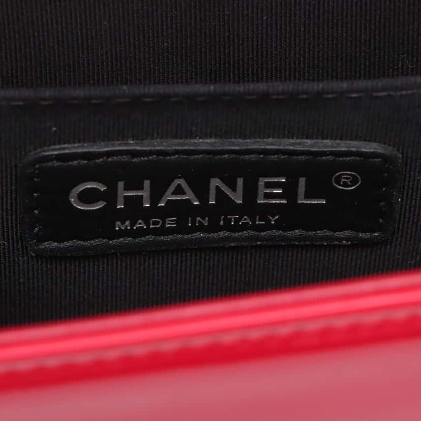 Chanel Old Medium Quilted Patent Acrylic Boy Flap Red Leather Very good condition - Box View
