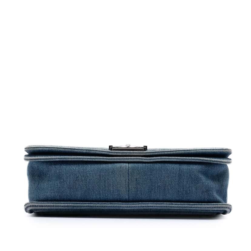 Chanel Large Quilted Denim Boy Flap Blue Very good condition - Inside View