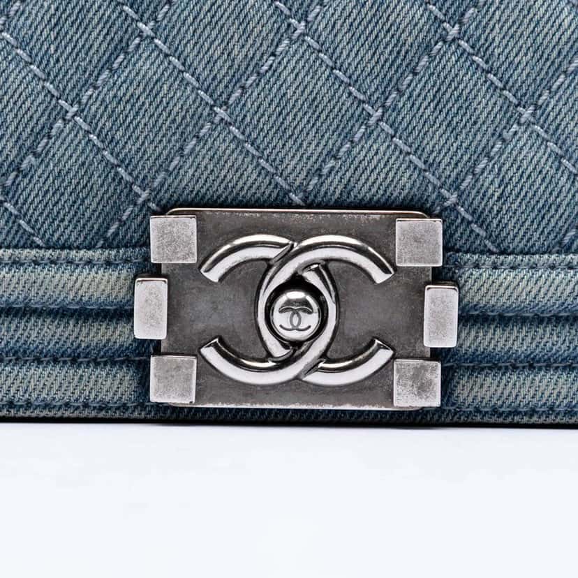 Chanel Large Quilted Denim Boy Flap Blue Very good condition - Box View