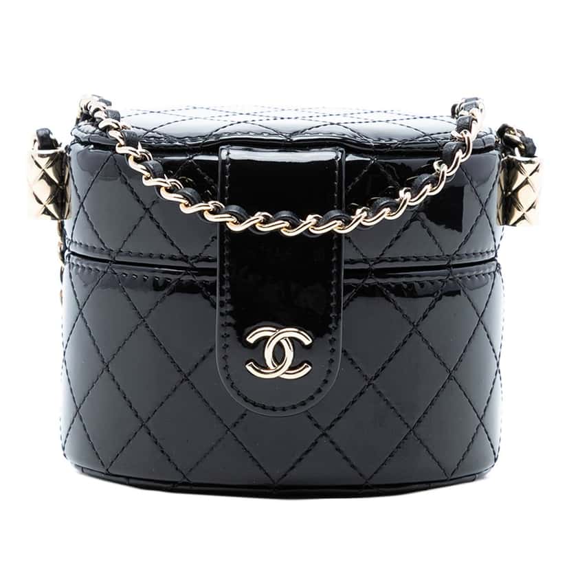 Chanel CC Quilted Patent Vanity Case with Chain Black Leather Very good condition - Front View