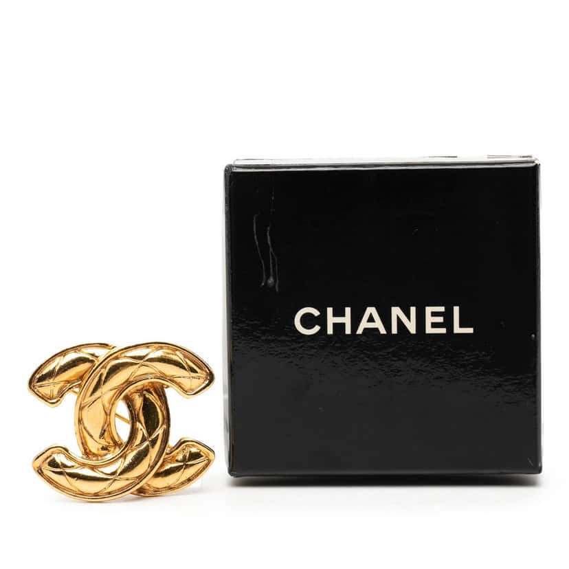 Chanel CC Gold Plated Quilted Brooch Gold Metal Very good condition - Box View