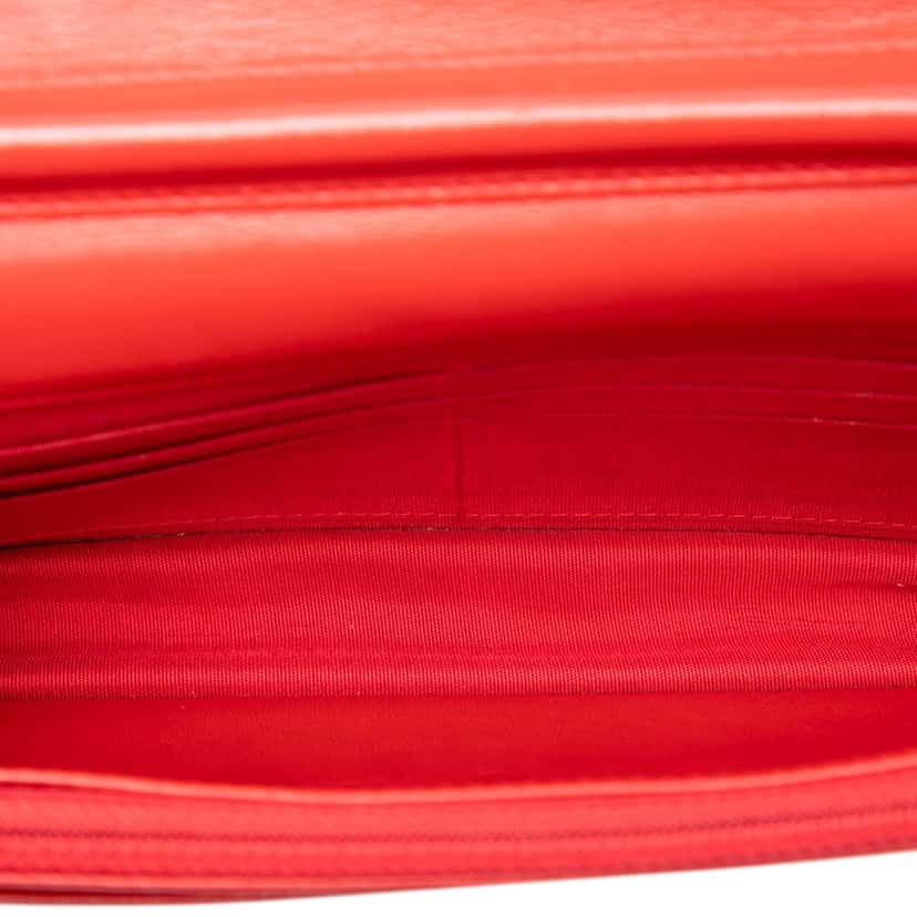 Chanel Stitched CC Quilted Lambskin Wallet on Chain Red Leather Very good condition - Model View