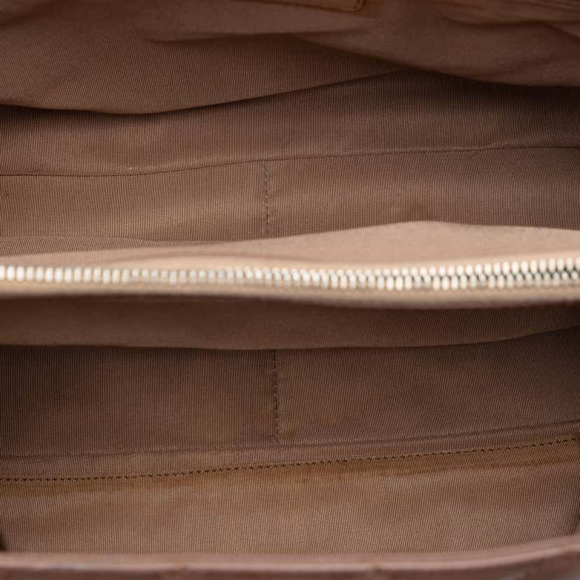 Chanel Caviar Grand Shopping Tote Brown Leather Very good condition - Model View