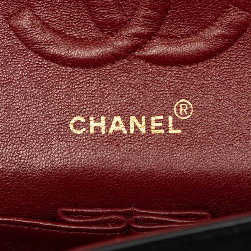 Chanel Medium Classic Chevron Lambskin Double Flap Black Leather Very good condition - Box View