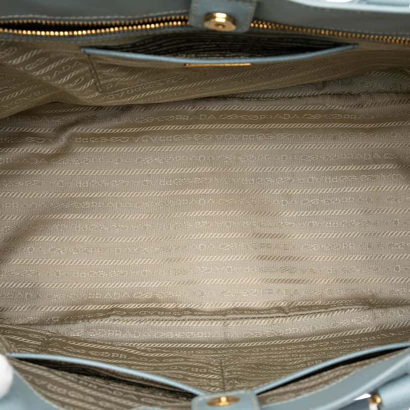 Prada Large Saffiano Lux Galleria Satchel Blue Leather Very good condition - Model View