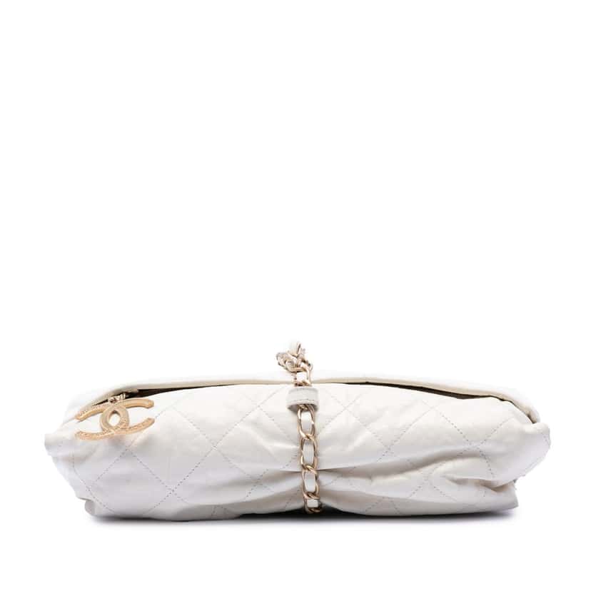 Chanel Quilted Calfskin Midnight Swim Baluchon Bag White Leather Very good condition - Inside View