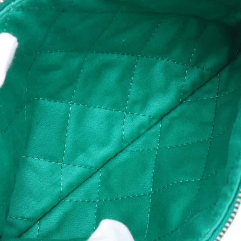 Chanel Medium Quilted Shiny Calfskin 22 Handbag Green Leather Very good condition - Box View