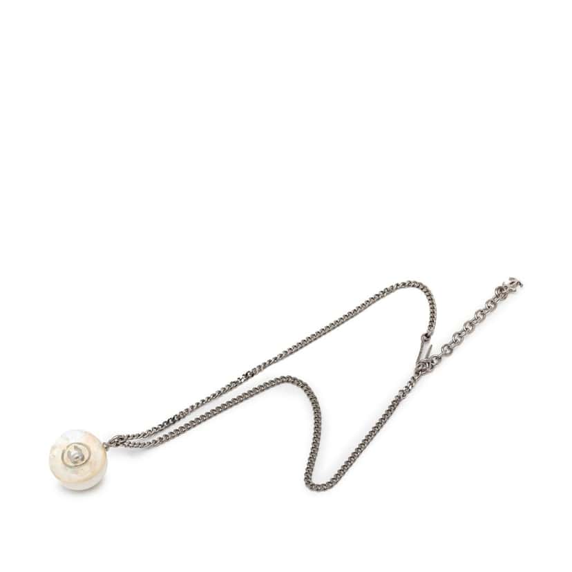 Chanel CC Brass Resin Ball Pendant Necklace Silver Metal Very good condition - Model View