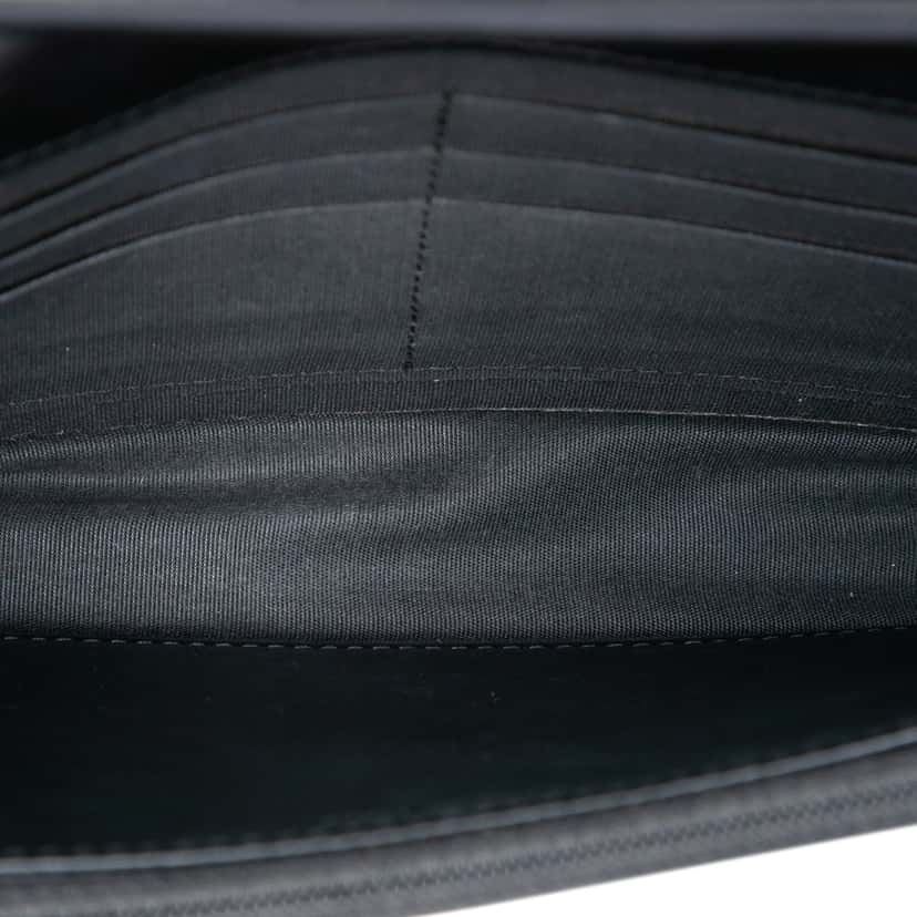 Chanel CC Quilted Patent Brilliant Wallet On Chain Black Leather Very good condition - Model View