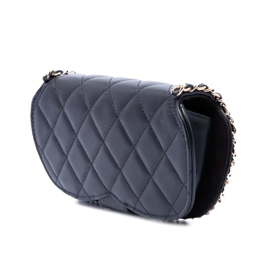 Chanel CC Quilted Lambskin Chain Around Sunglasses Case Black Leather Very good condition - Back View