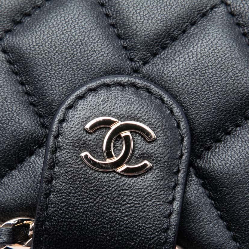 Chanel CC Quilted Lambskin Chain Around Sunglasses Case Black Leather Very good condition - Box View