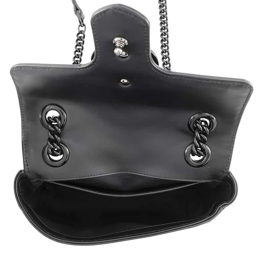 Gucci Small GG Marmont Matelasse Calfskin Monochrome Shoulder Bag Black Leather Very good condition - Model View