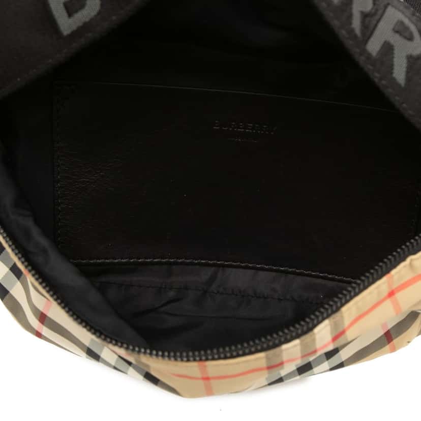 Burberry House Check Nylon Sonny Belt Bag Beige Very good condition - Model View