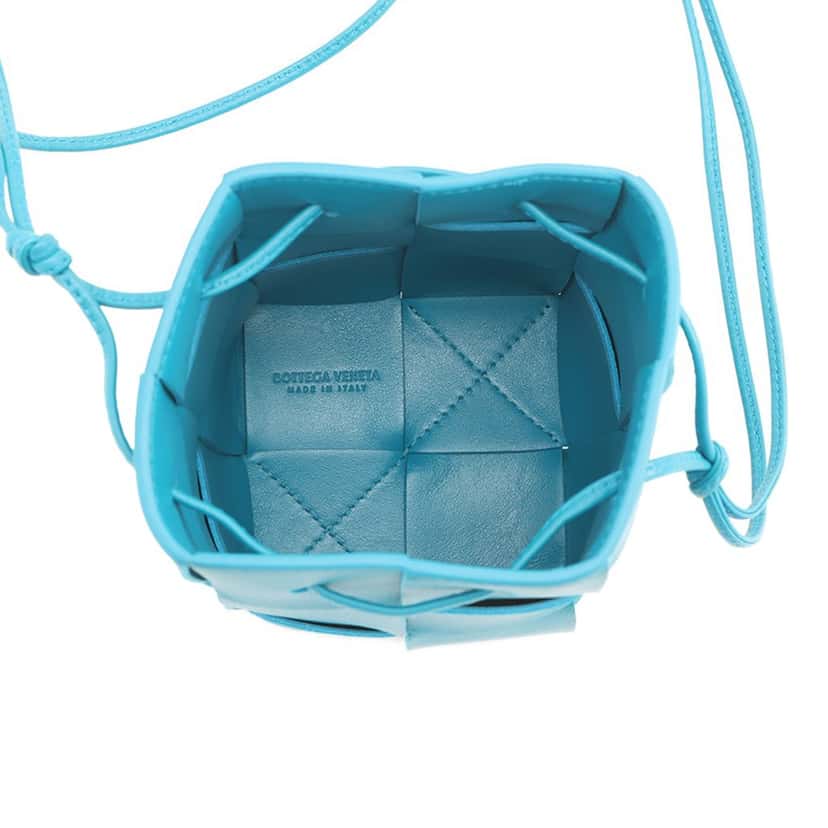 Bottega Veneta Mini Nappa Maxi Intrecciato Cassette Bucket Bag Blue Leather Very good condition - Model View