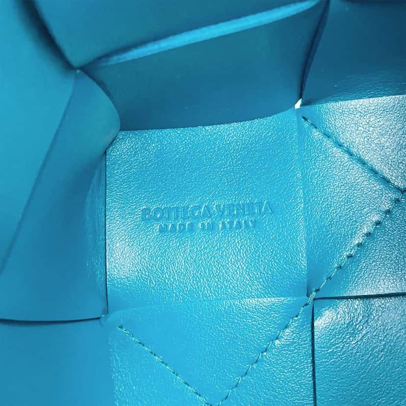 Bottega Veneta Mini Nappa Maxi Intrecciato Cassette Bucket Bag Blue Leather Very good condition - Box View