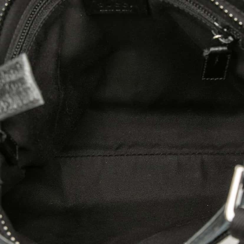 Gucci GG Canvas Crossbody Black Very good condition - Model View