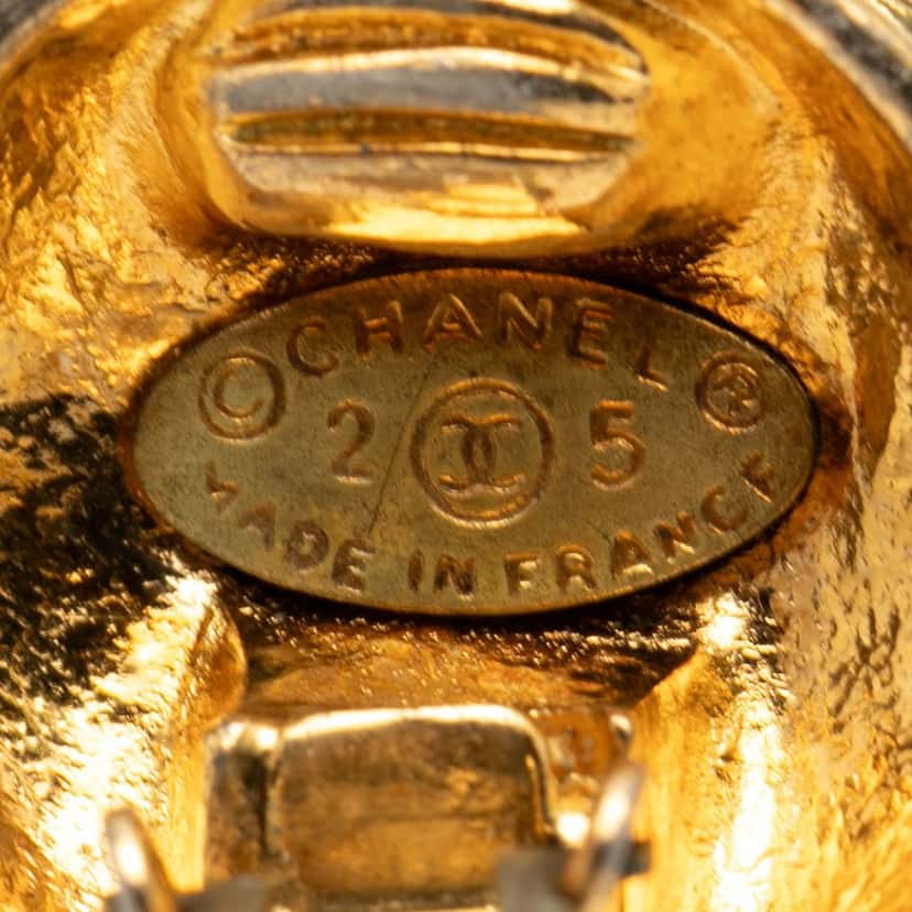 Chanel CC Quilted Gold Plated Clip On Earrings Gold Metal Very good condition - Inside View