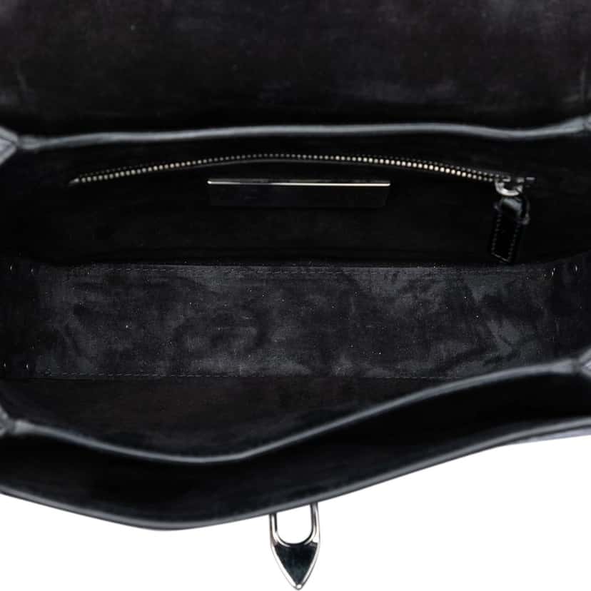Valentino Medium Craquele Calfskin Guitar Strap Rockstud Rolling Flap Crossbody Black Leather Very good condition - Model View