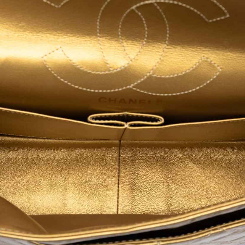 Chanel Quilted Metallic Aged Calfskin Reissue 2.55 Double Flap 226 Gold Leather Very good condition - Model View