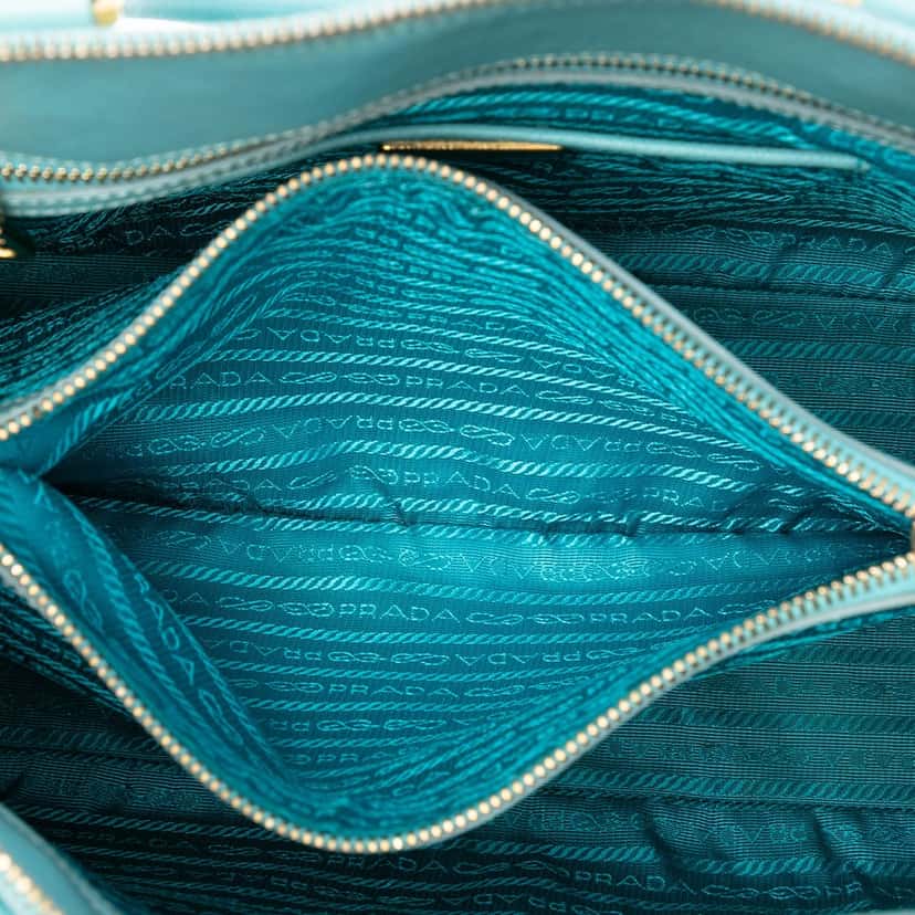 Prada Large Saffiano Lux Promenade Satchel Blue Leather Very good condition - Model View